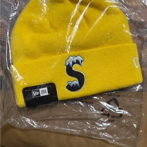 New Era Kids Yellow Beanie with Snowy S